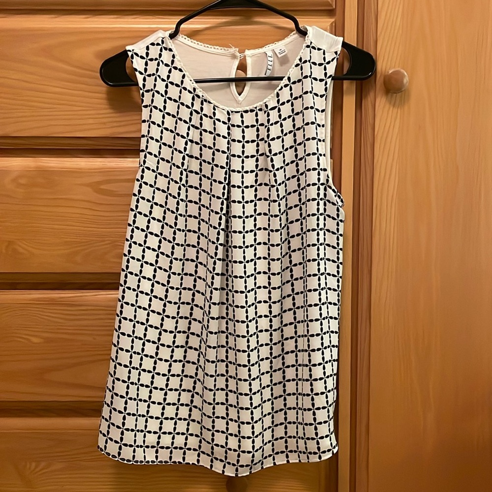 White and Black Patterned Dressy Tank Top/Blouse with Lace Neckline Accent